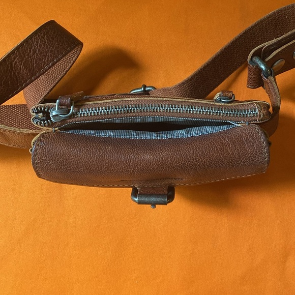 Spikes & Sparrow Leather Hip/Belt Bag - Picture 4 of 5